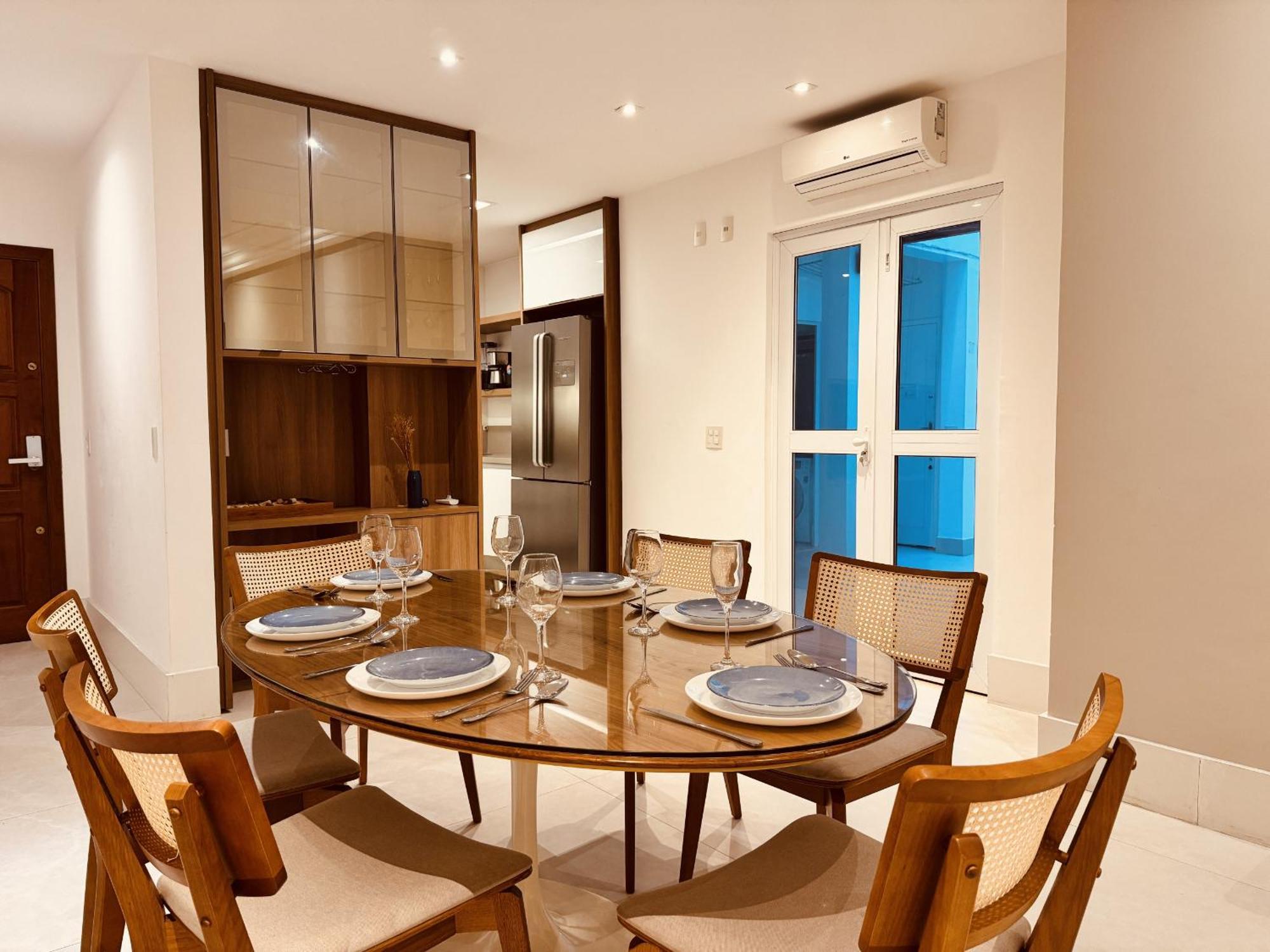 Leblon Acolhedor Perto Da - Besthostrio Apartment *