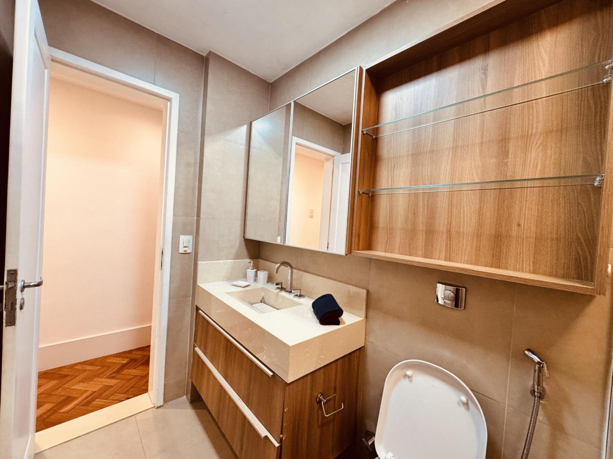 Leblon Acolhedor Perto Da - Besthostrio Apartamento *